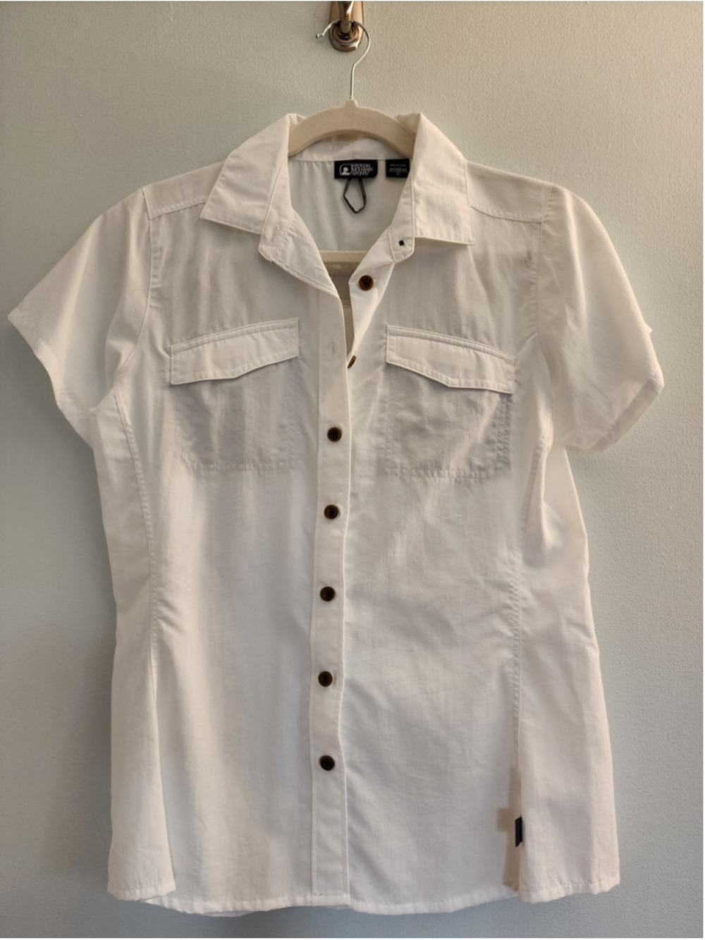 EUC Eastern Mountain Sports Women's White Hiking Shirt Performance‎ Size S